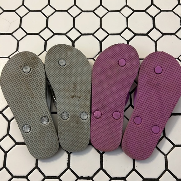 Old Navy Flip Flops Silver and Purple - Picture 4 of 4